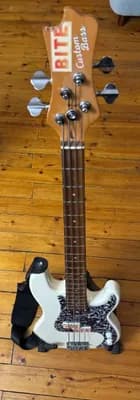 Bite Guitars Custom Bass - Punch - Blue Danube