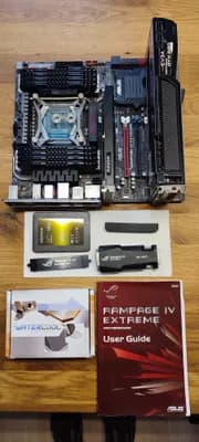 Asus Rampage IV Extreme + 4820K + 32GB DDR3 RAM + Asus RAIDR PCIe SSD + EVGA GTX 280 + 128GB SSD + Watercool Heatkiller CPU Kühler