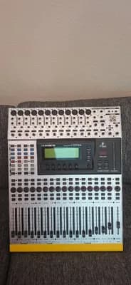 Behringer DDX 3216 digital audio mixer with 24 bit ad da converters
