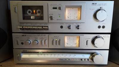Verkaufe eine Vintage HiFi Stereo Anlage mit Vu Meter / Watt Anzeige