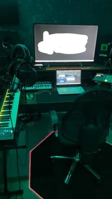 Studio-Set zu verkaufen (ohne Mikrofon und Laptop)