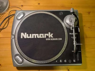 Numark TT200 Professional Turntable - Direktantrieb, DJ-Werkzeug