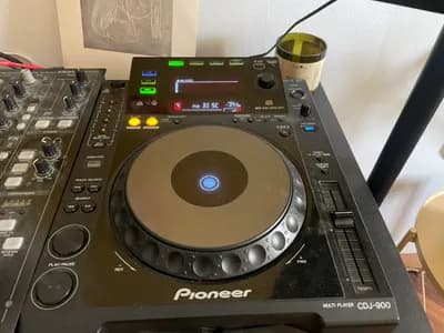 2x Pioneer CDJ 900