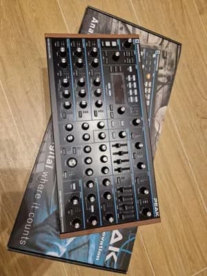 Desktop Synthesizer Novation Peak