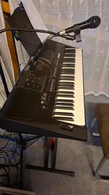 Yamaha PSR-E463 Super Zustand incl. Netzteil und Notenständer