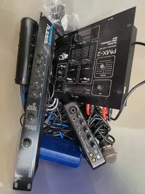 Audio-/ Studio-Konvolut - Alesis MicroVerb III, World Championship Mixer DMC Design PMX-2, Terratec DMX 6Fire USB, Mikrofon + Kabel + 25 Meter Verlängerungskabel + Aufbewahrungsbox, etc...