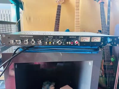 API 2500 Stereo Bus Compressor - Studio-Legende, guter Zustand