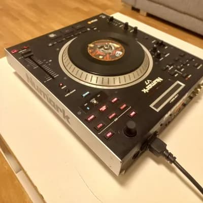 Numark V7