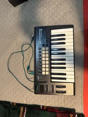 Novation Launchkey 25 MK2 MIDI Keyboard (OVP / Top Zustand)