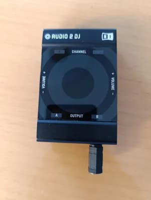 Native Instruments Audio 2 DJ