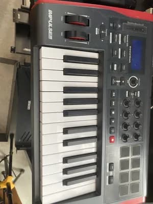 Novation Impulse 25 Midi Keyboard