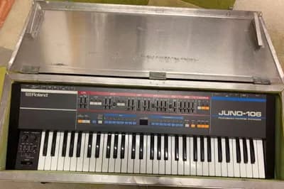 Roland Juno 106 Synthesizer