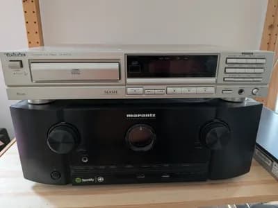 Stereo Anlage mit AV Receiver, CD Spieler und BlueRayPlayer