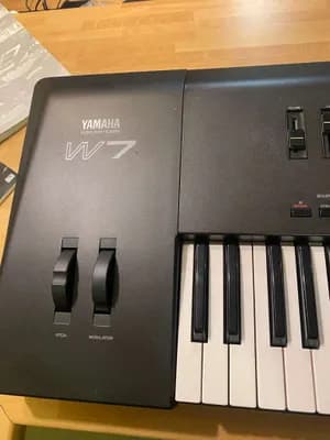 Yamaha W7 digital music synthesizer - vintage