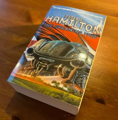 Science Fiction Novel Paperback - The Dreaming Void (Void Trilogy) - Hamilton, Peter F. - Verlag: PAN BOOKS - 2008 - English - Out of Print