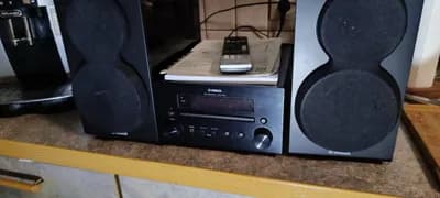 Yamaha MCR-550 Hochglanz Piano schwarz