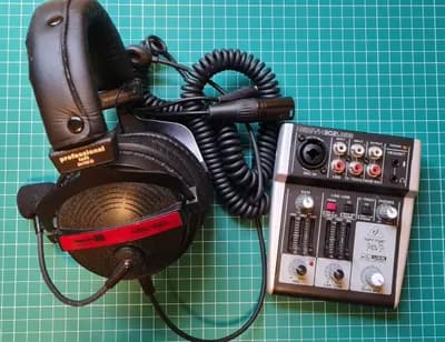 Behringer XENYX 302USB + Superlux HMC 660 X Audio-/ Podcast-Set