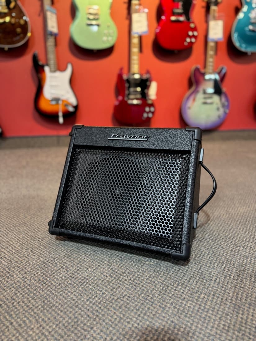 Traynor - TRAVELMATE BATTERY POWERED AMP