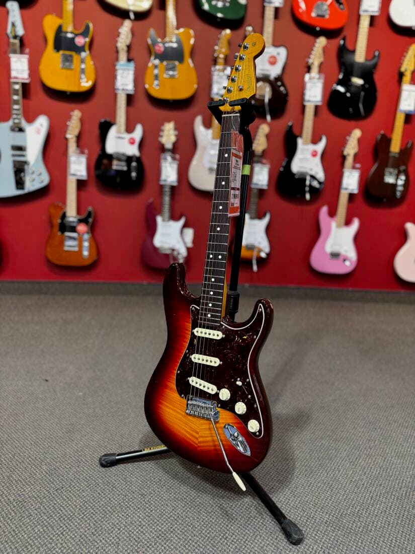 Fender - 70TH ANNIV AM PRO II STRAT COMET BST