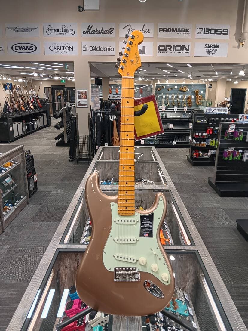 Fender - American Professional Classic Stratocaster, Maple Fingerboard - Faded Firemist Gold