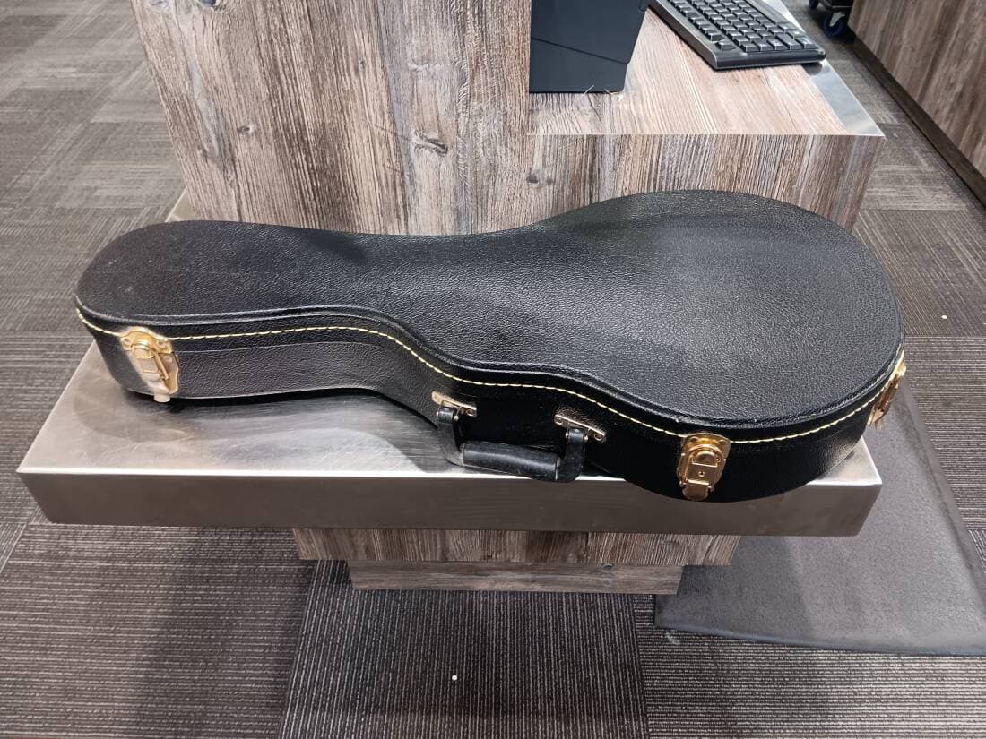 Yorkville - Hardshell F-Type Mandolin Case