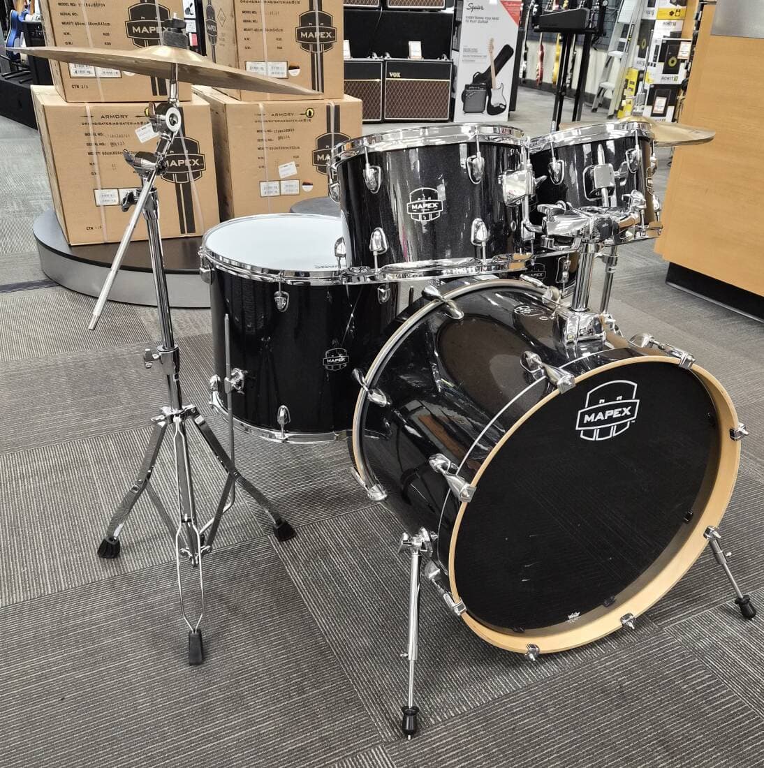 Mapex Venus 22,10,12,16,SD w/HW and CYM in Black Galaxy