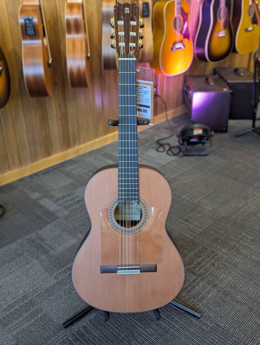 Alhambra Signature 10 FP Piñana Flamenco Guitar with Hardshell Case