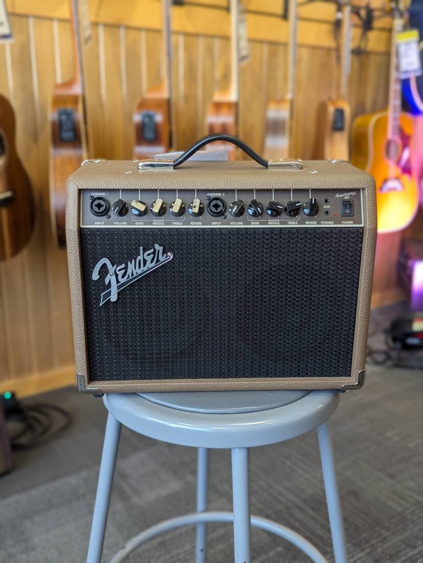 Fender - Acoustasonic 40