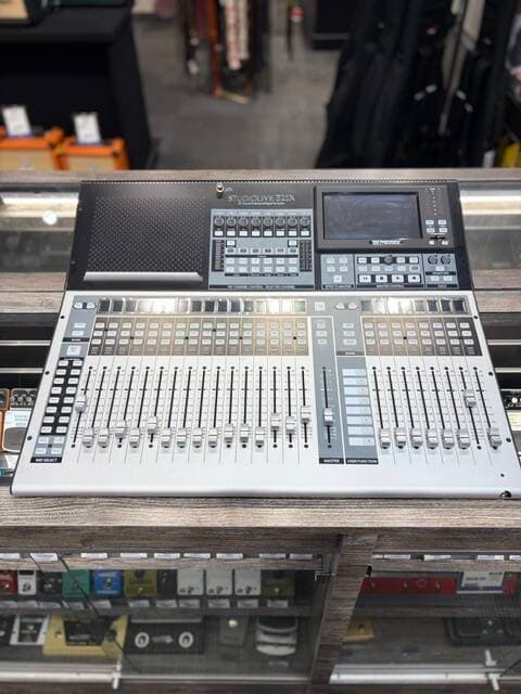PreSonus StudioLive 32SX Scalable 24/32 Ch 26 Bus Digital Mixer
