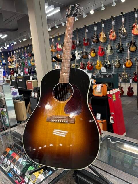 Gibson J-45 Standard Vintage Sunburst