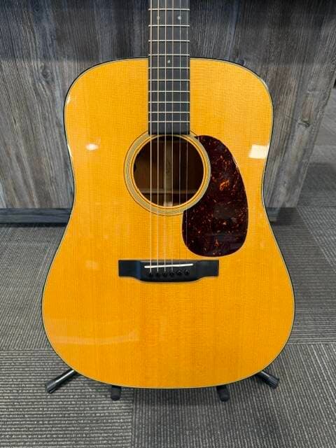 Martin Guitars - D-18 2012