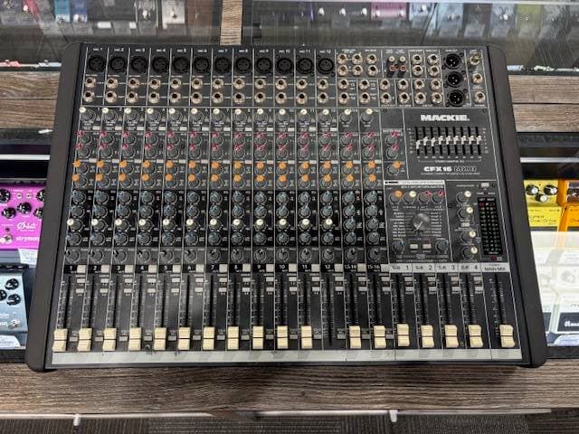 Mackie CFX16