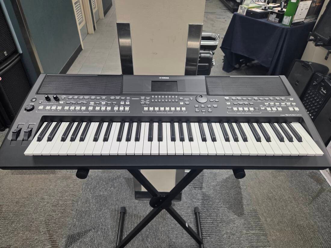 Yamaha - PSRSX600