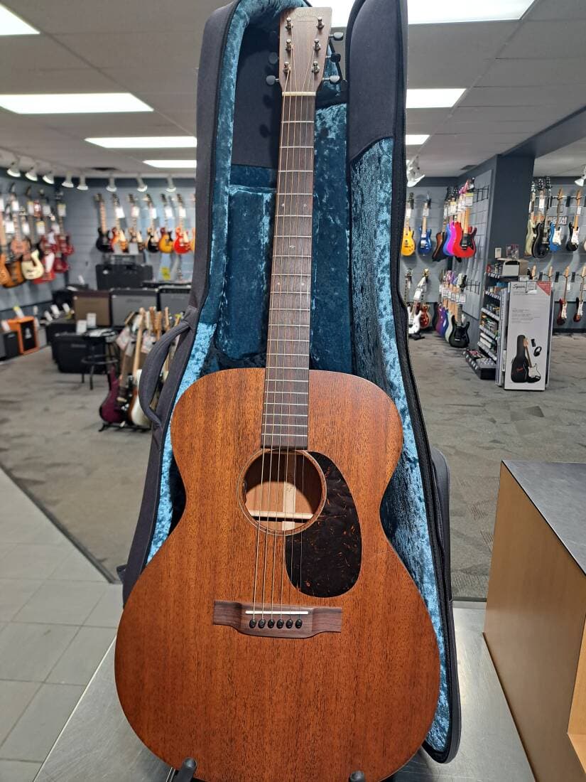 Martin Guitars - 000-15M