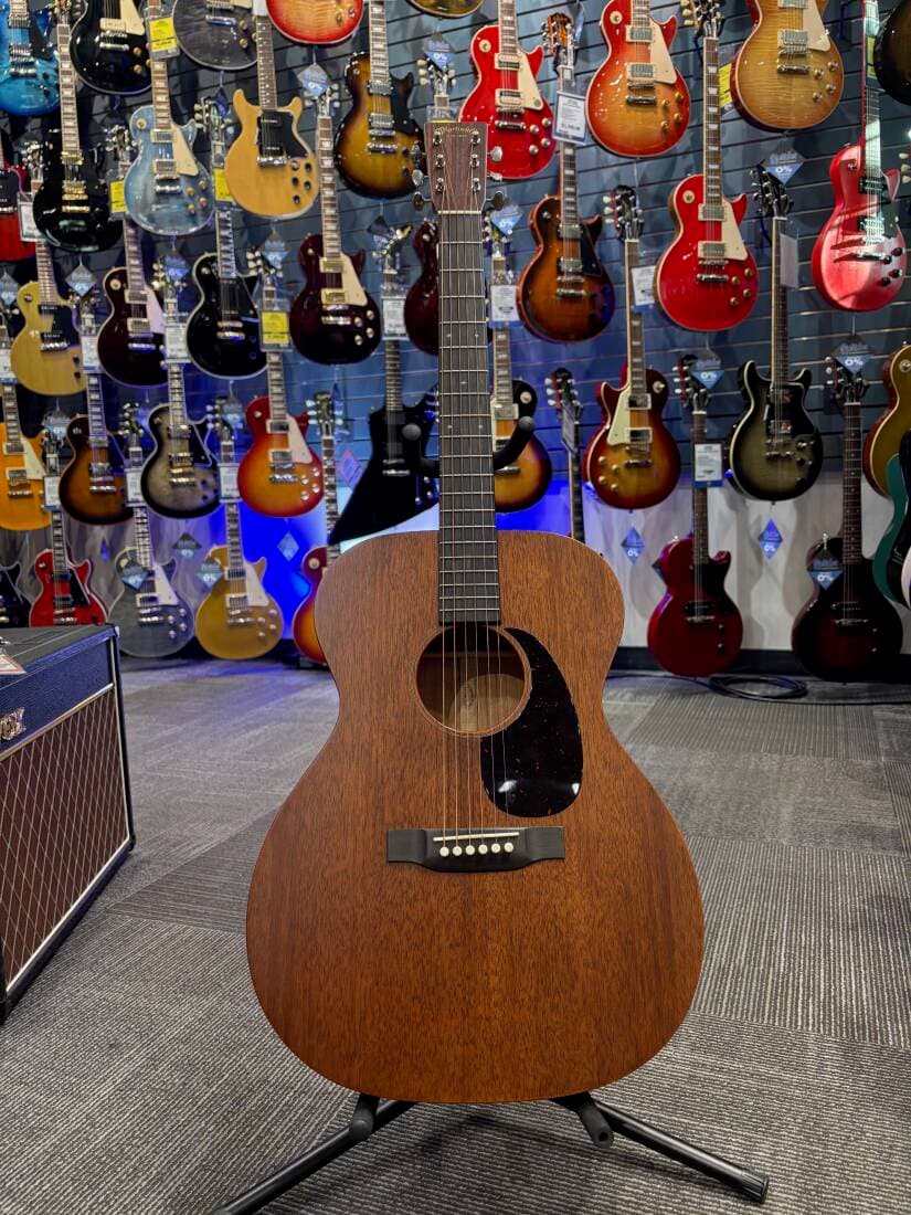 Martin Guitars - 000-17