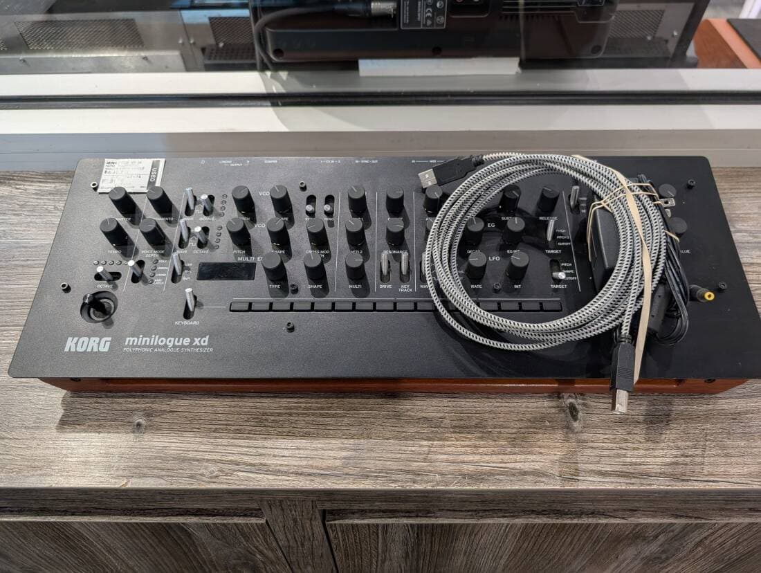 Korg - MINILOGUE XD M