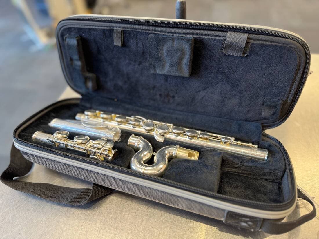 Jupiter JFL700WE Student Flute with WaveLine Headjoint