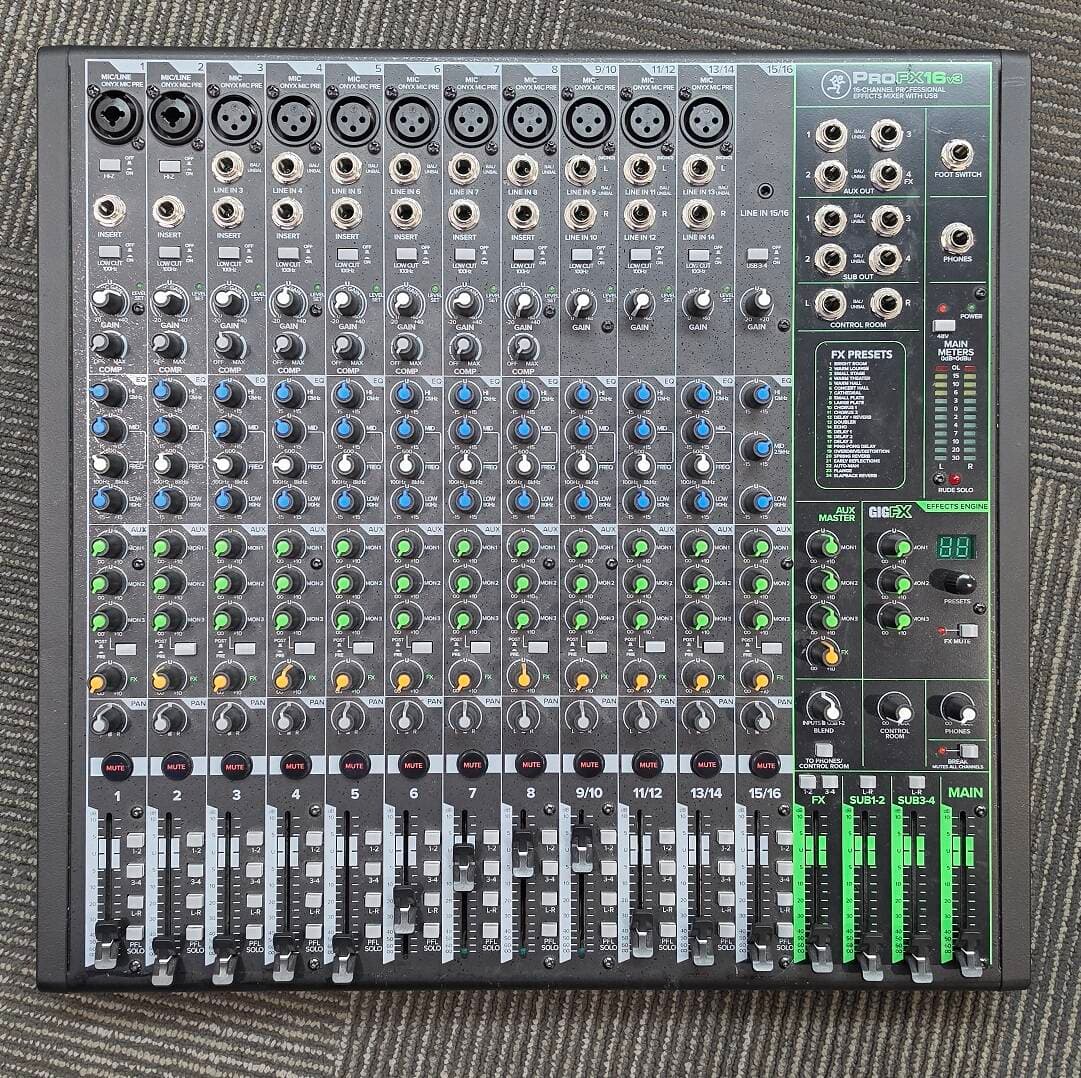 Mackie ProFX16v3 16-Channel 4 Bus Professional Effects Mixer with USB