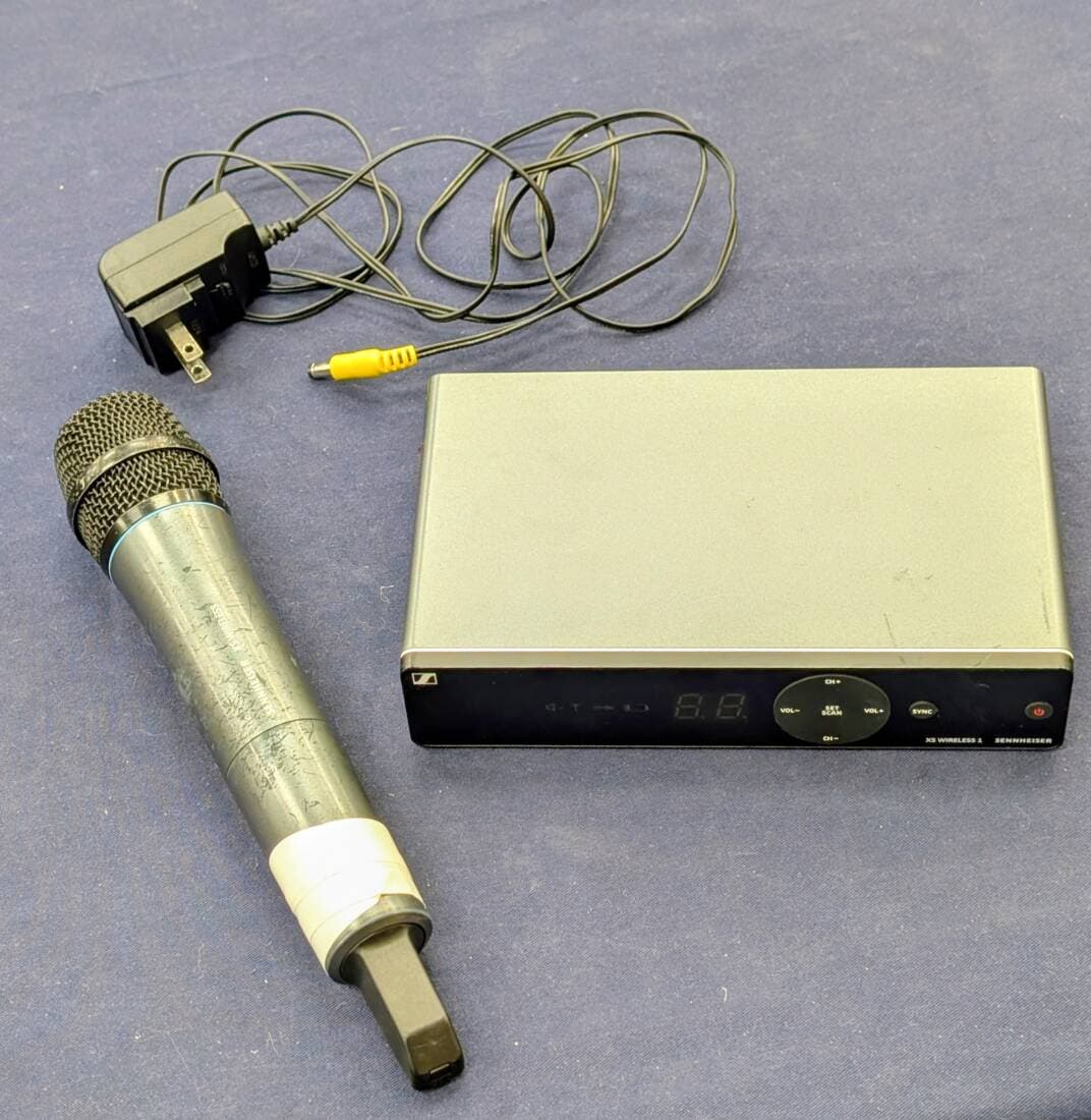 Sennheiser - XSW 1 Wireless Handheld Set w/e825 Capsule