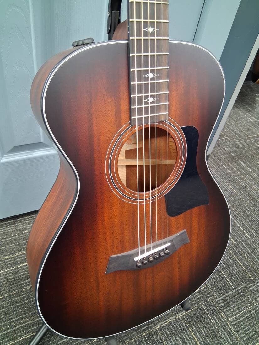 Taylor Guitars - 322E 12FRT VCL
