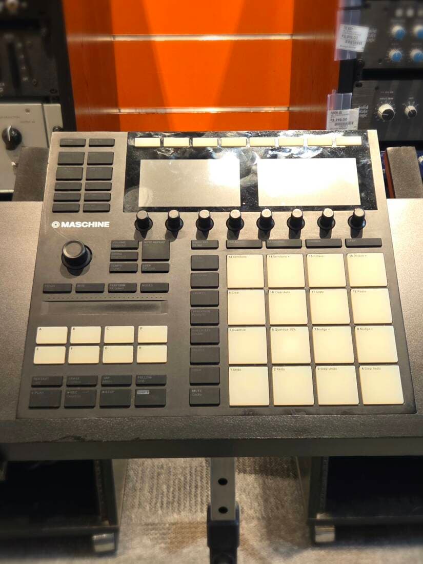 Native Instruments - MASCHINE MK3
