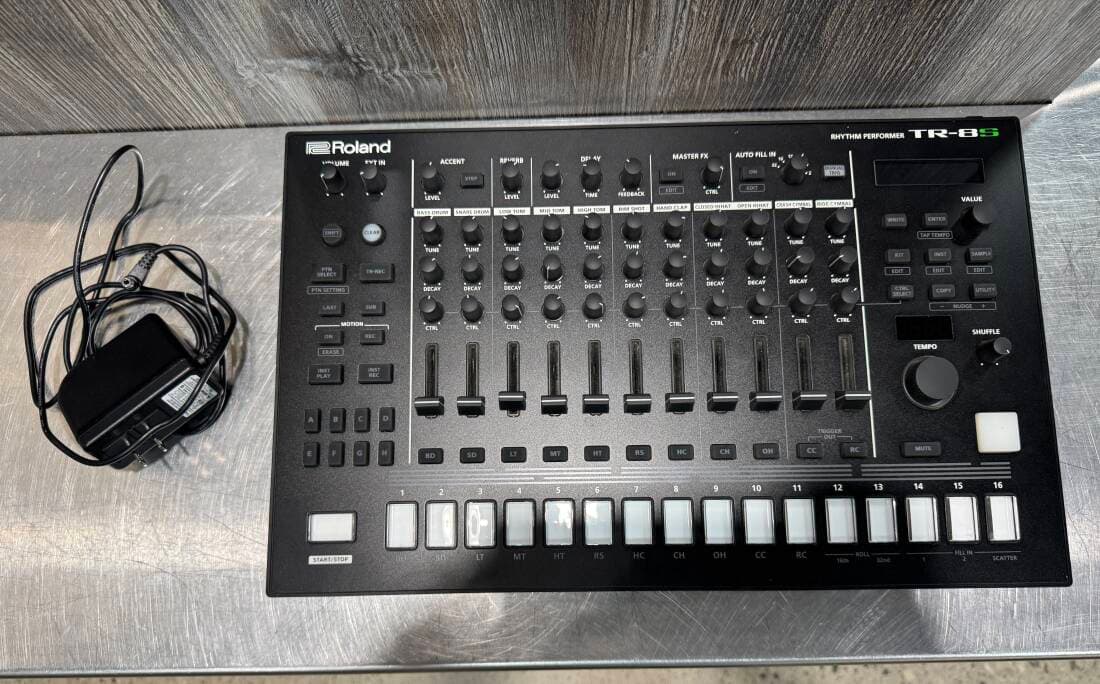 Roland TR-8S
