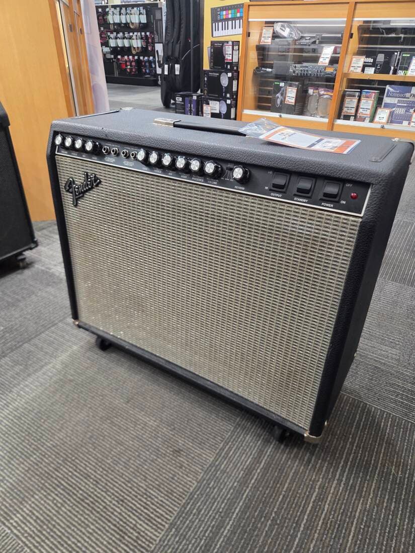 FENDER THE TWIN AMPLIFIER