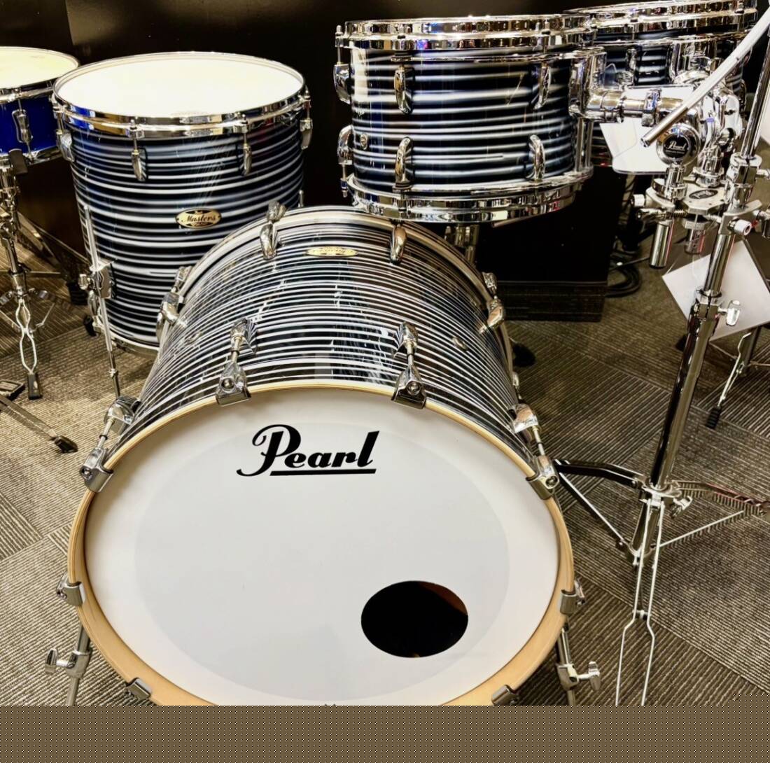 Pearl Masters Maple Pure 10, 12, 16, 22 in Black Oyster Swirl