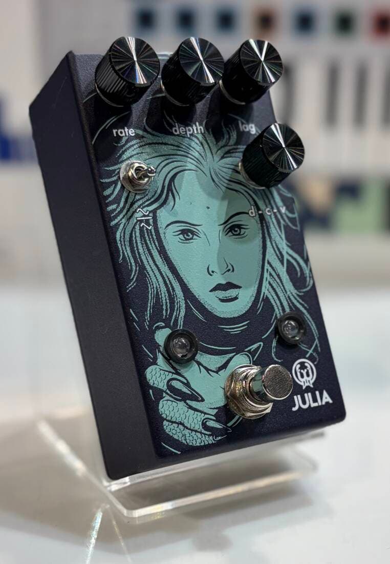 Julia Analog Chorus/Vibrato V2