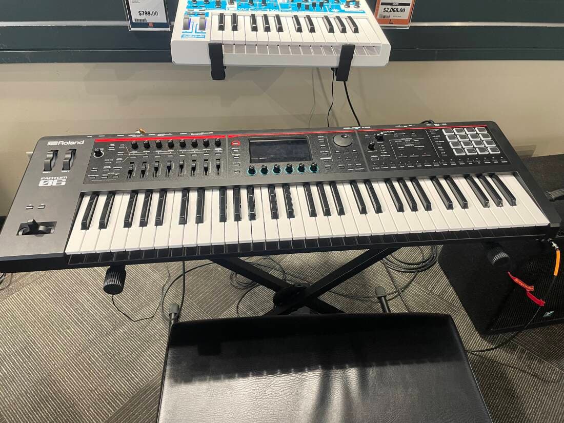 Roland - FANTOM-06