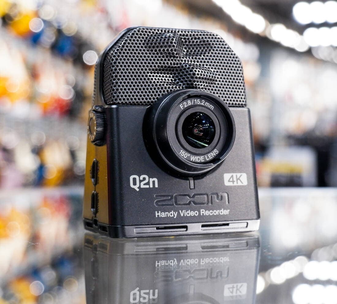 Zoom - Q2n-4K Ultra-HD Handheld 4K Audio/Video Recorder