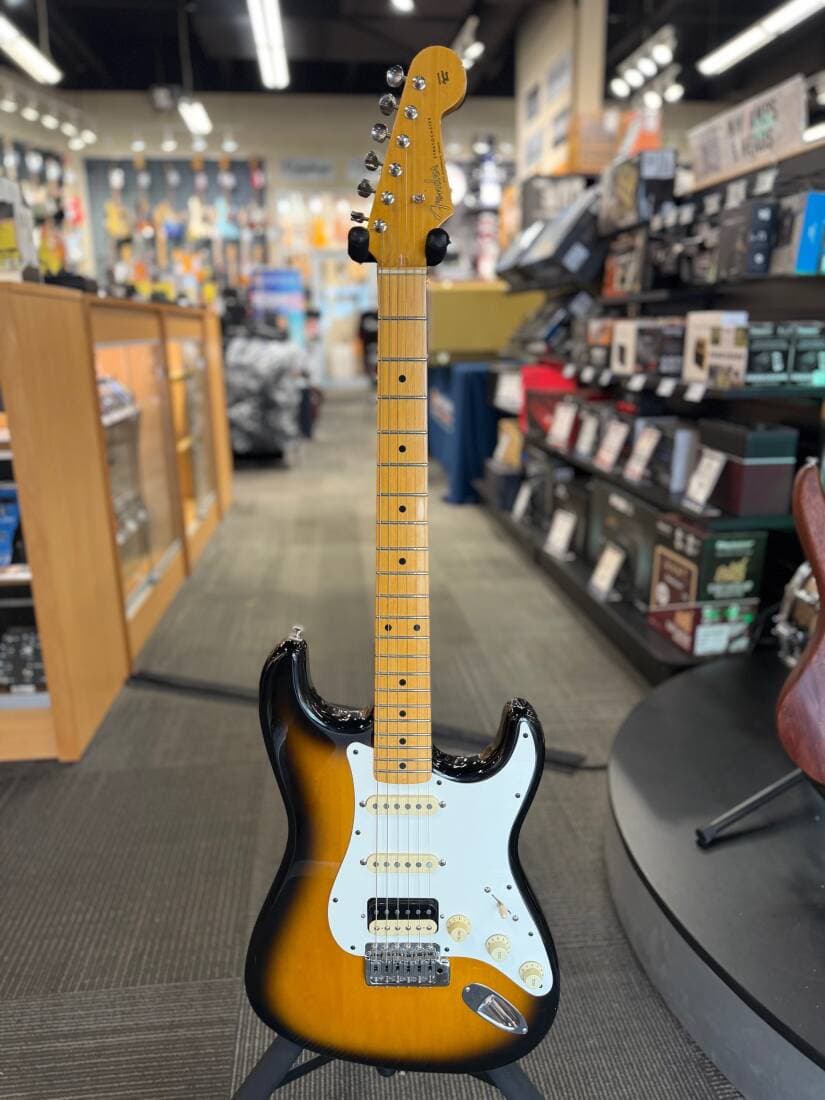 Fender- JV Modified '50s Stratocaster HSS, Maple Fingerboard - 2-colour Sunburst