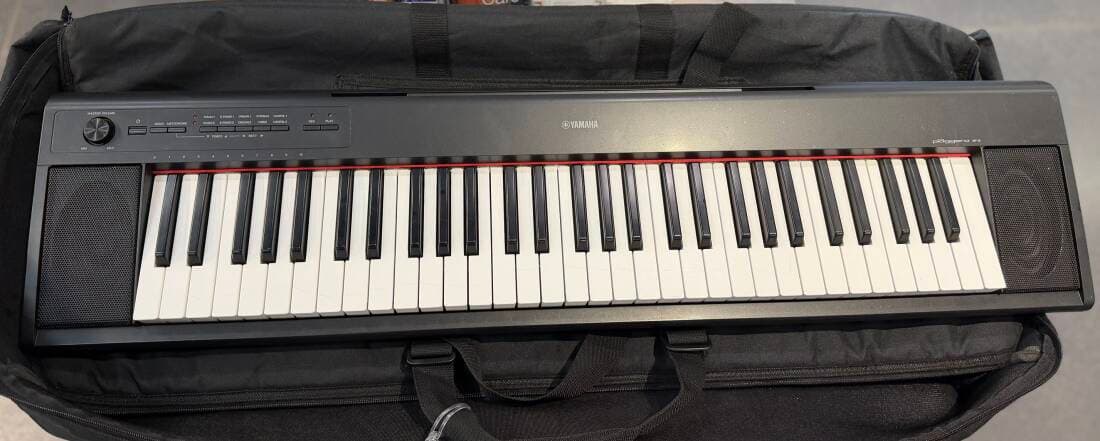 Yamaha - NP12 B Keyboard