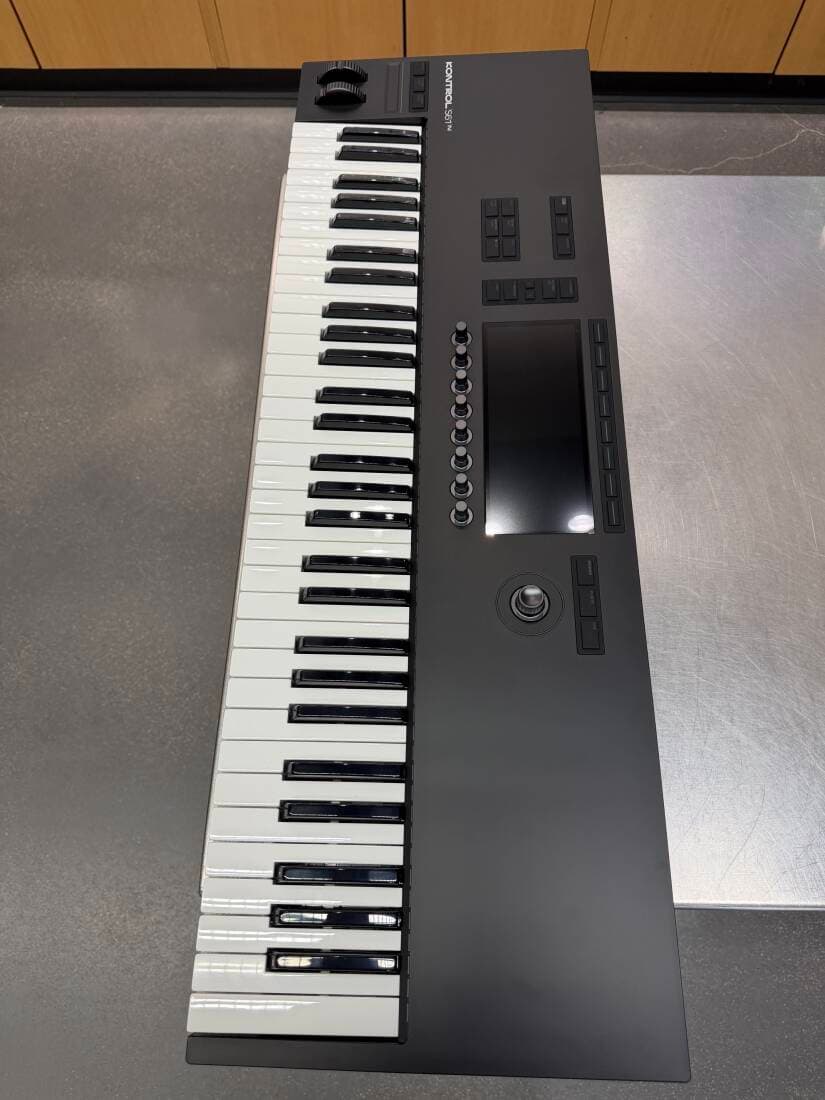 Native Instruments - KONTROL S61 MK3
